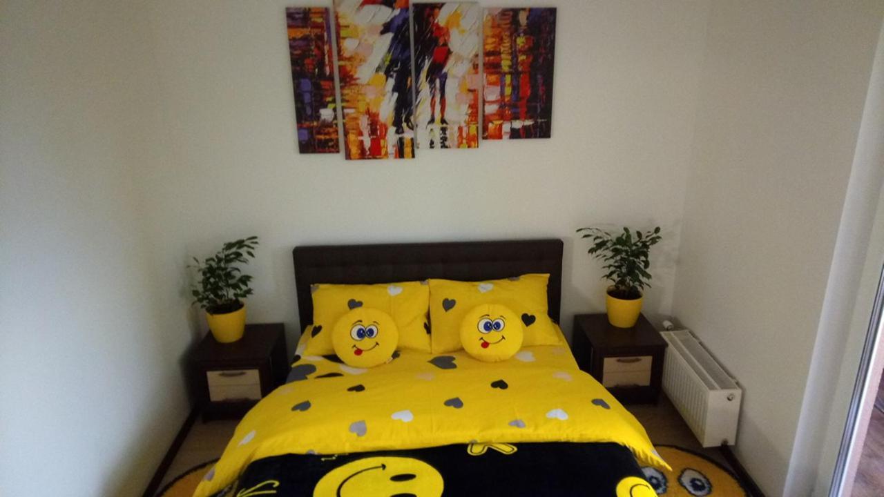 Positive Smile Studio Apartment In The Colorful Comfort Town Residental Complex. Kt-06. Киев Экстерьер фото
