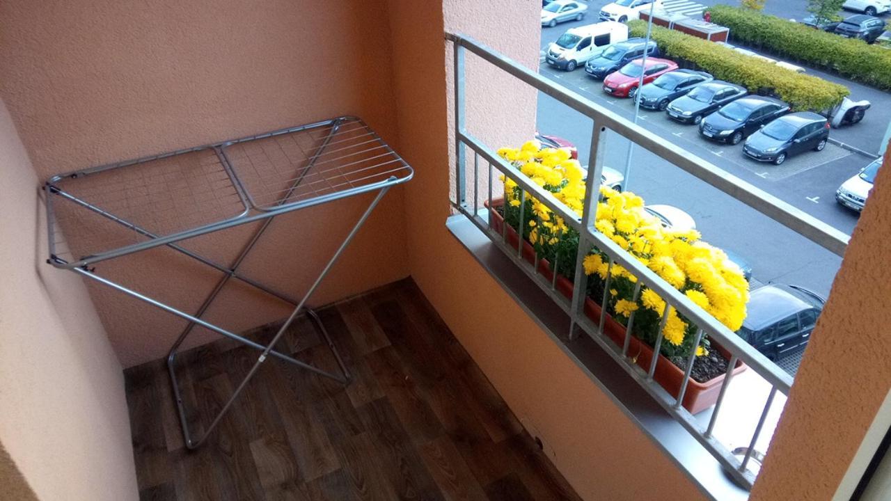 Positive Smile Studio Apartment In The Colorful Comfort Town Residental Complex. Kt-06. Киев Экстерьер фото
